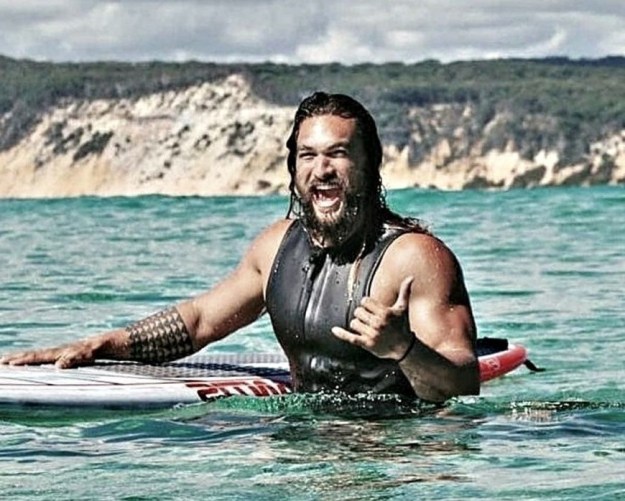 Eight wonderful details about Jason Momoa aka Aquaman - Surfing LA